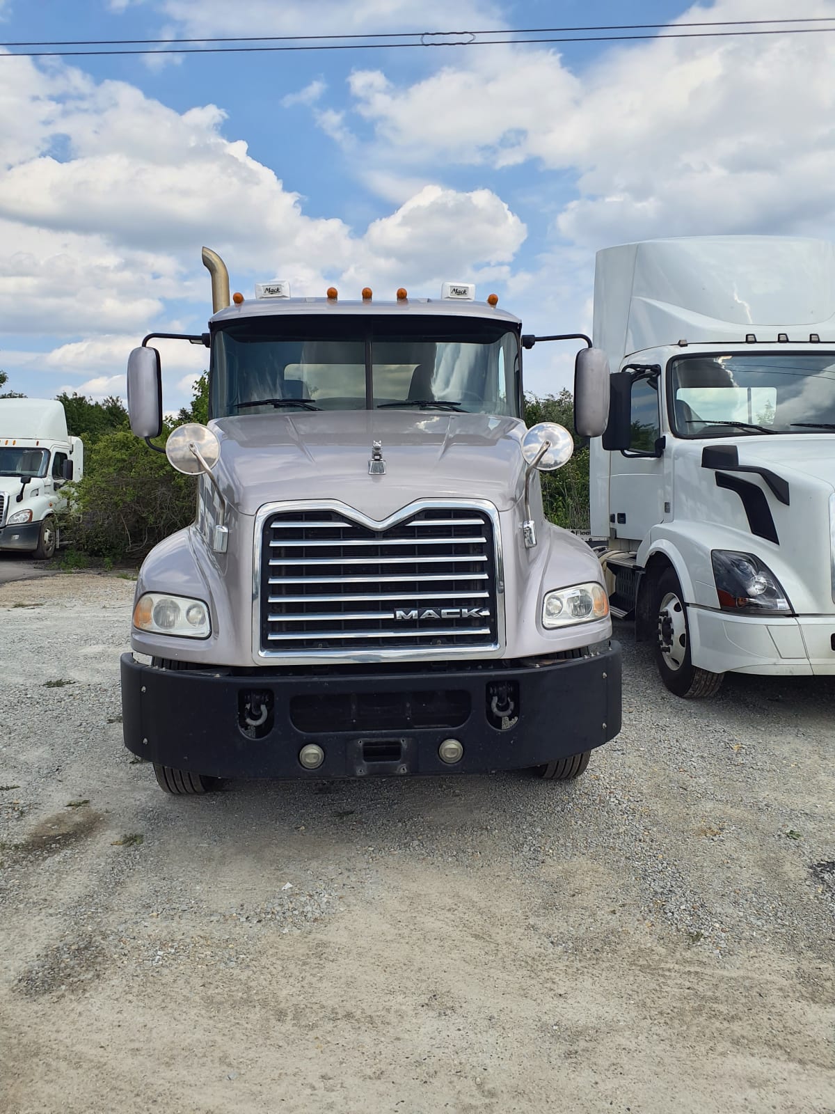 2017 Mack Trucks, Inc. CXU600 677431
