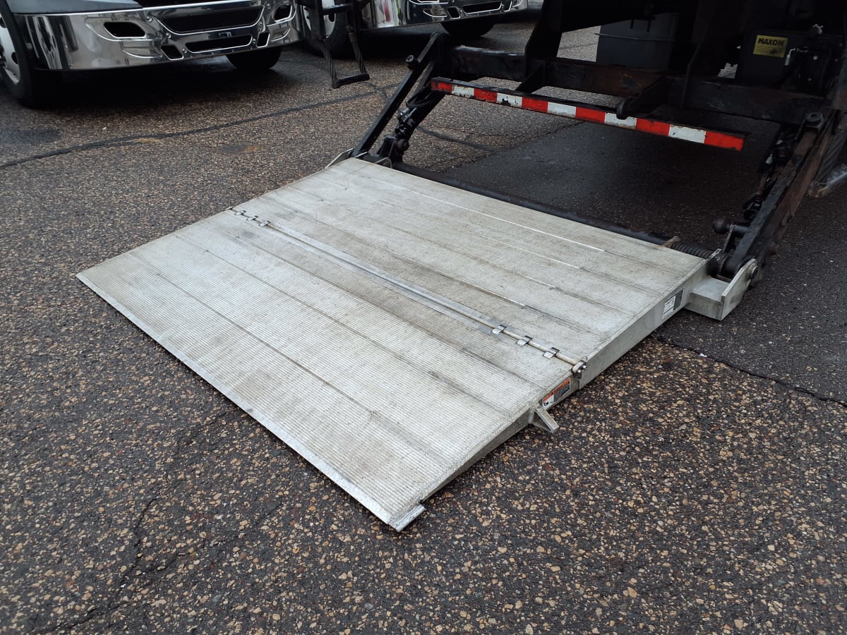 2017 Navistar International 4300 677434