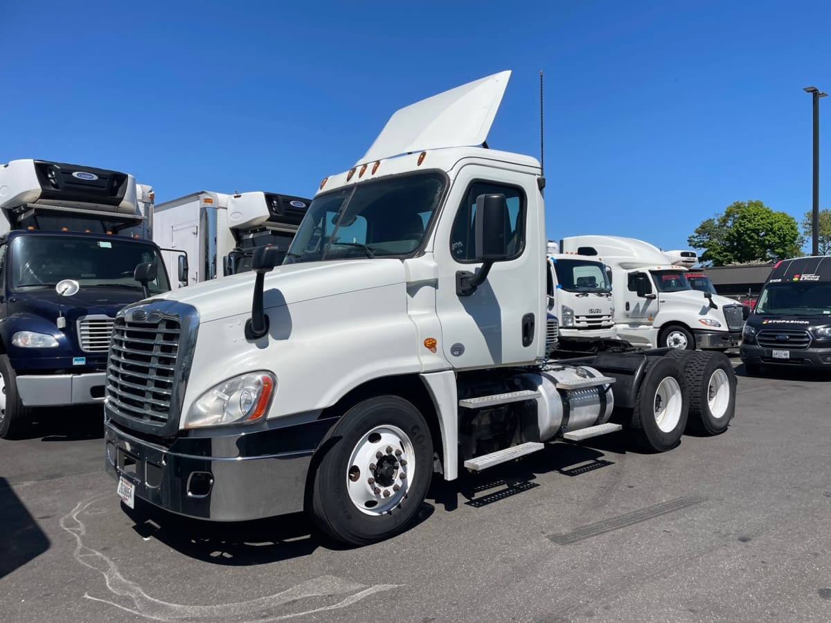 2016 Freightliner/Mercedes CASCADIA 125 677496