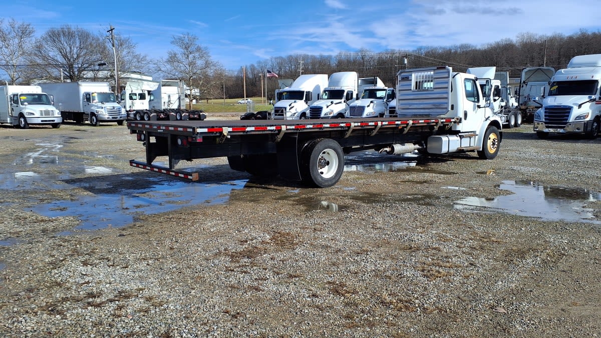 2017 Freightliner/Mercedes M2 106 677524