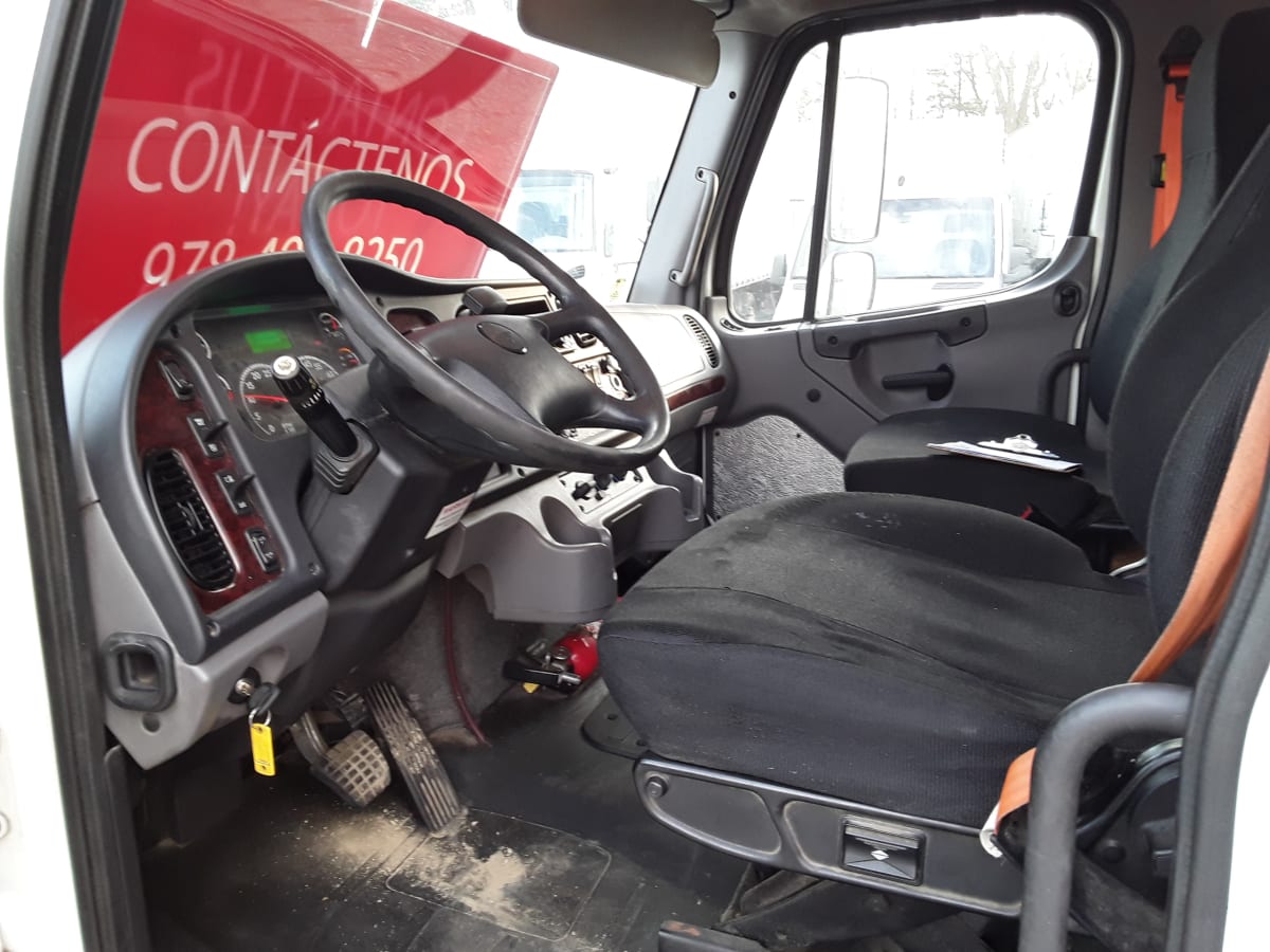 2017 Freightliner/Mercedes M2 106 677570