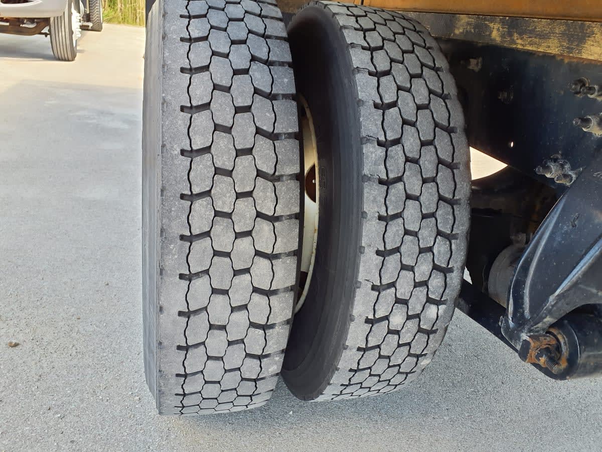 2017 Freightliner/Mercedes M2 106 677609