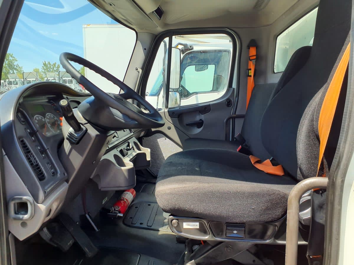 2017 Freightliner/Mercedes M2 106 677609