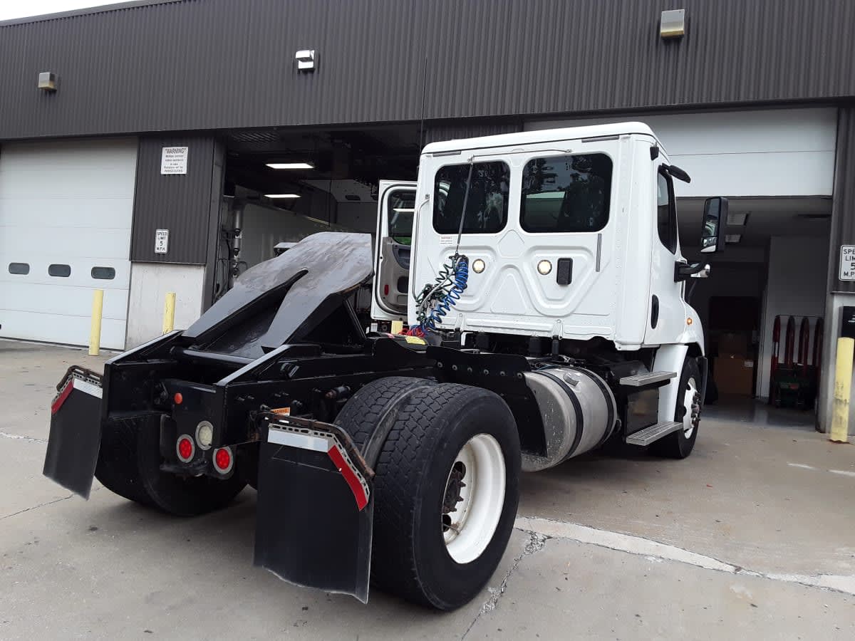 2017 Freightliner/Mercedes CASCADIA 113 677744