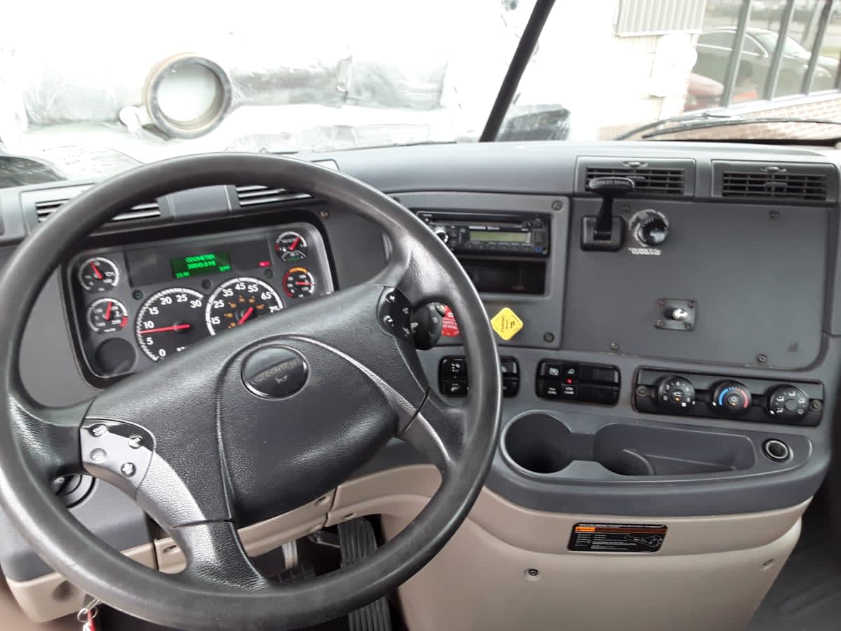2017 Freightliner/Mercedes CASCADIA 113 677744