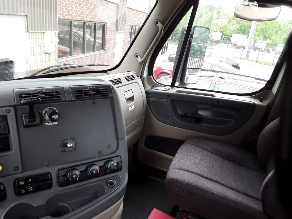 2017 Freightliner/Mercedes CASCADIA 113 677744