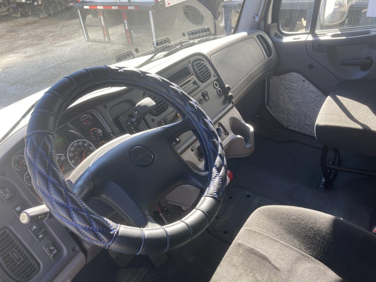 2017 Freightliner/Mercedes M2 106 677868