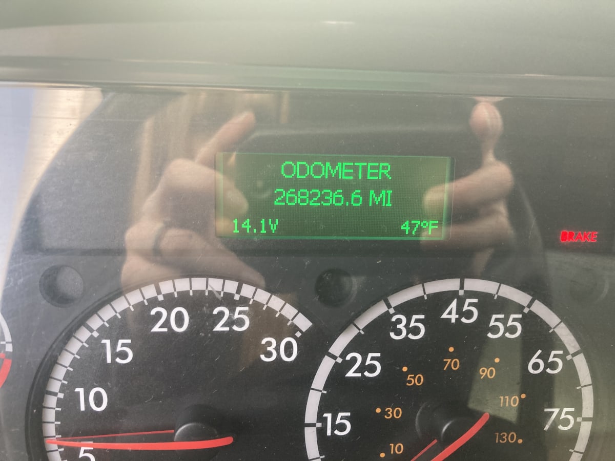 2017 Freightliner/Mercedes M2 106 677869