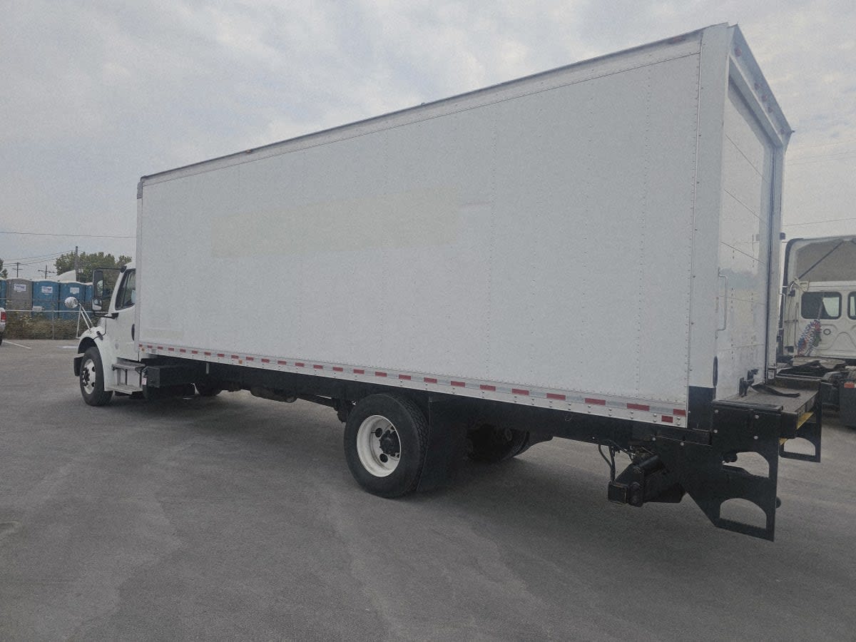 2017 Freightliner M2 106 677870