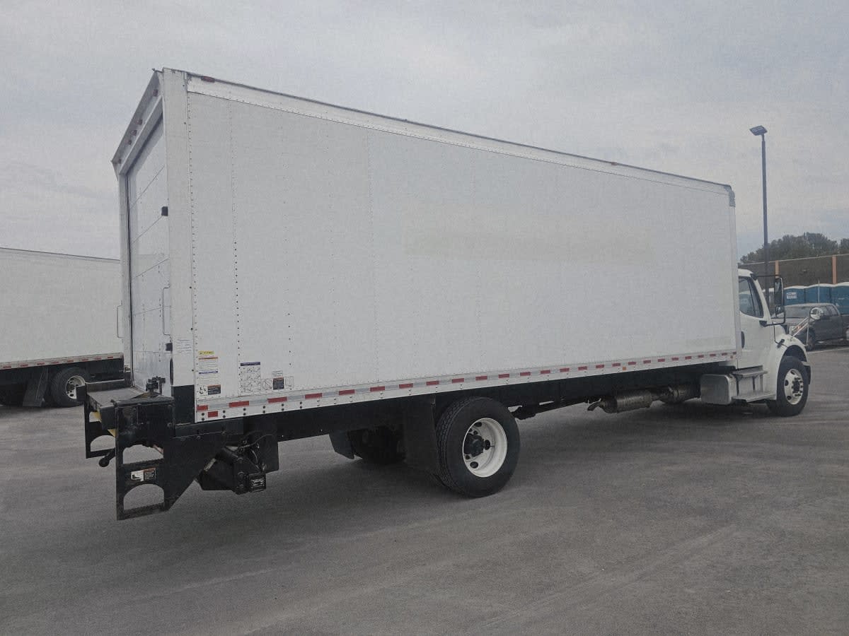 2017 Freightliner M2 106 677870