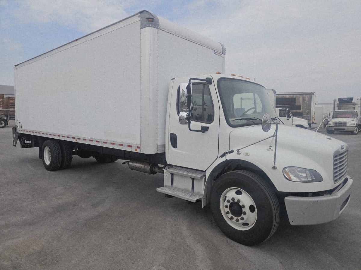 2017 Freightliner M2 106 677870