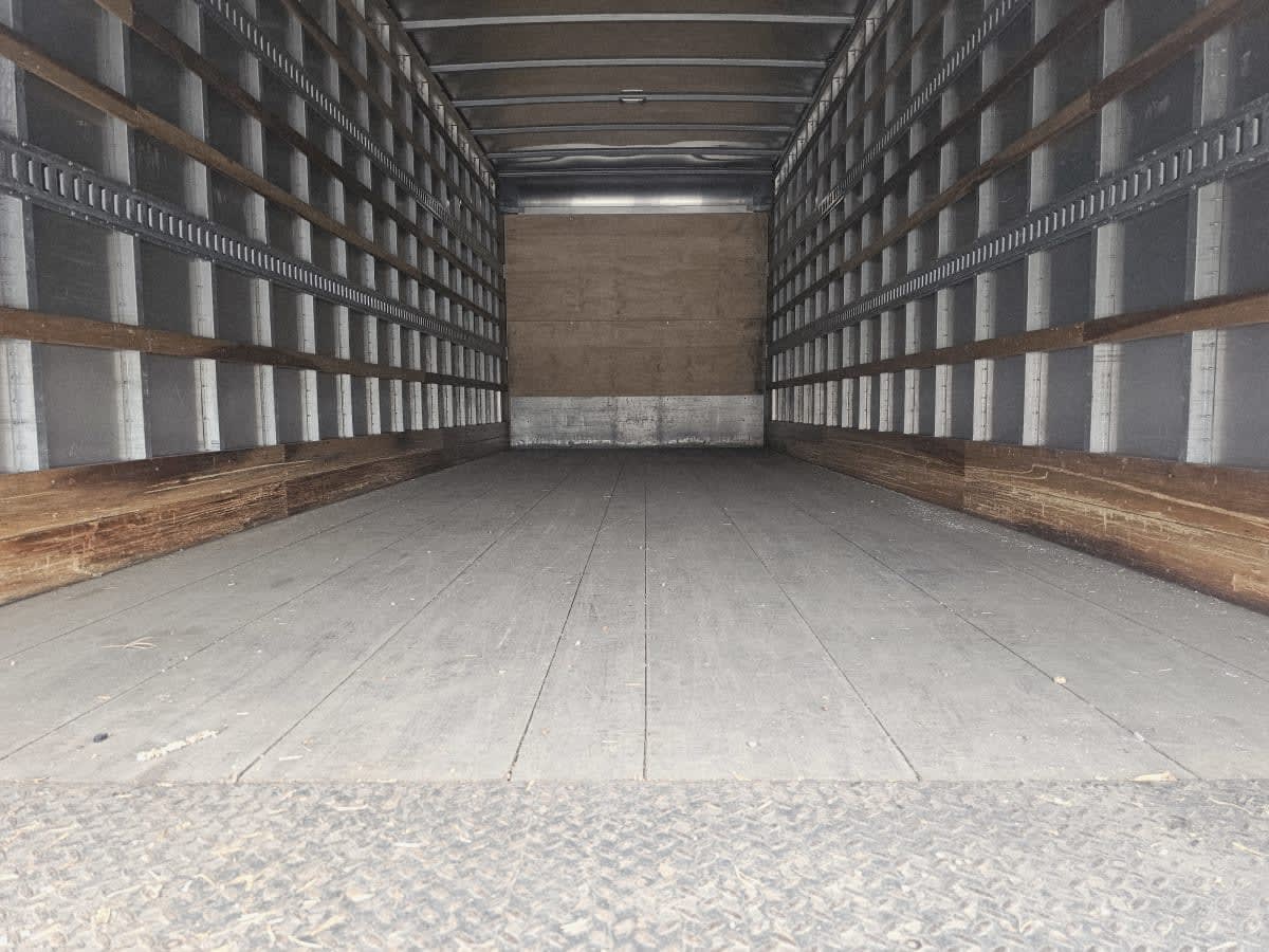 2017 Freightliner M2 106 677870