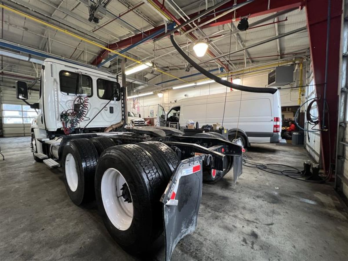 2017 Freightliner/Mercedes CASCADIA 125 677900