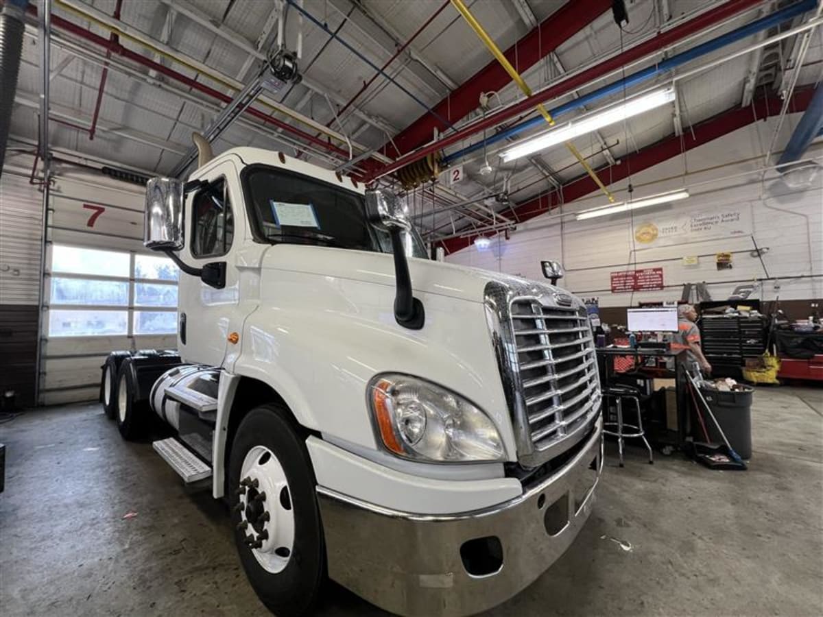 2017 Freightliner/Mercedes CASCADIA 125 677900