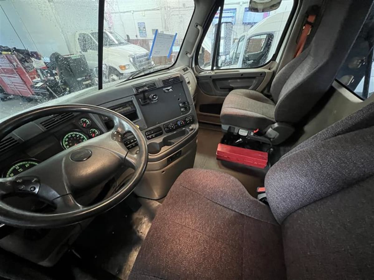 2017 Freightliner/Mercedes CASCADIA 125 677900