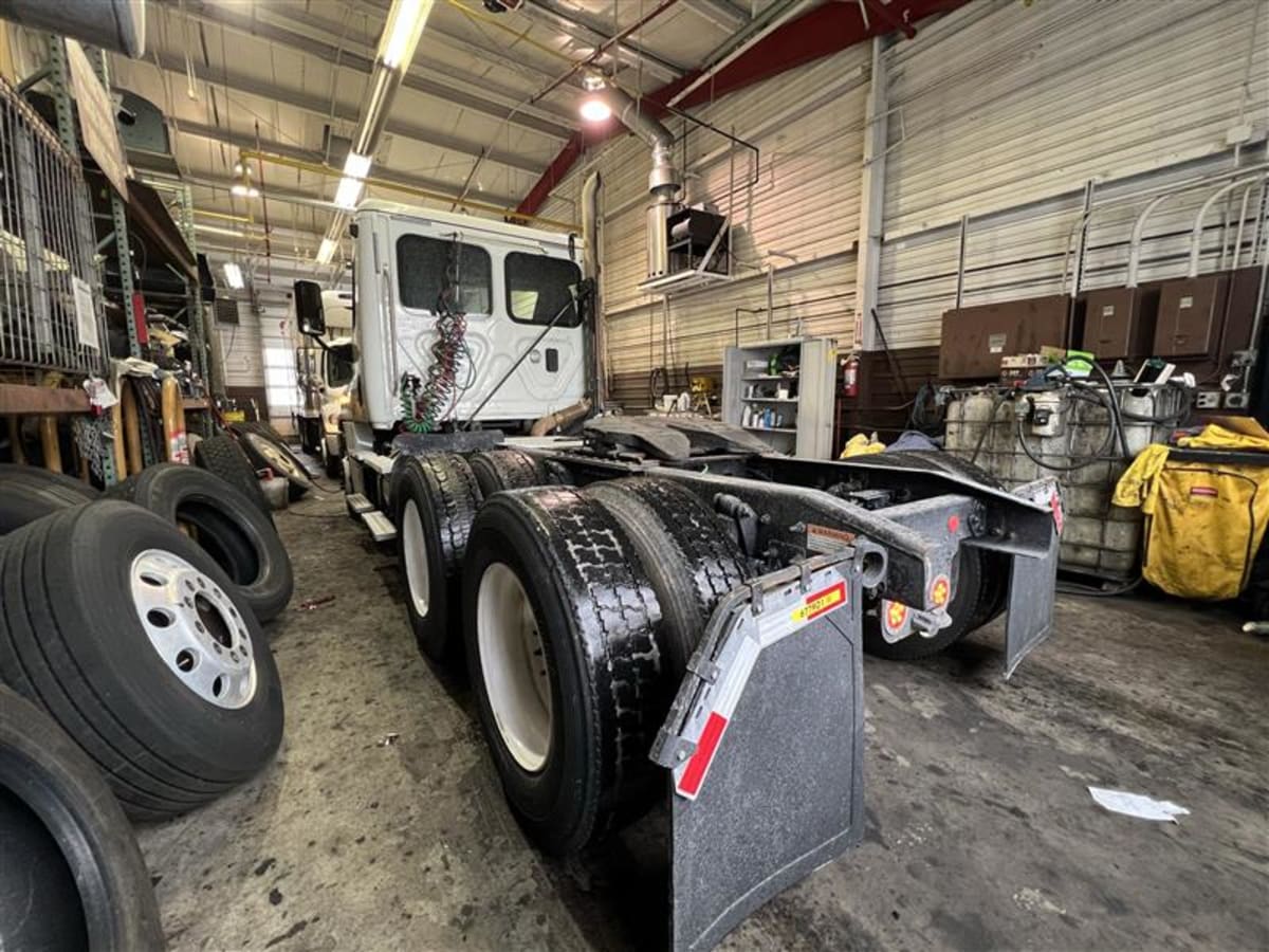 2017 Freightliner/Mercedes CASCADIA 125 677901