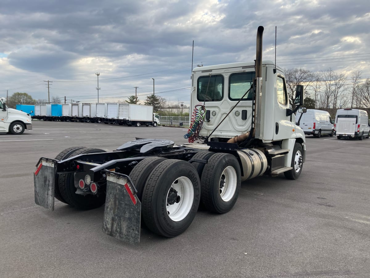 2017 Freightliner/Mercedes CASCADIA 125 677904