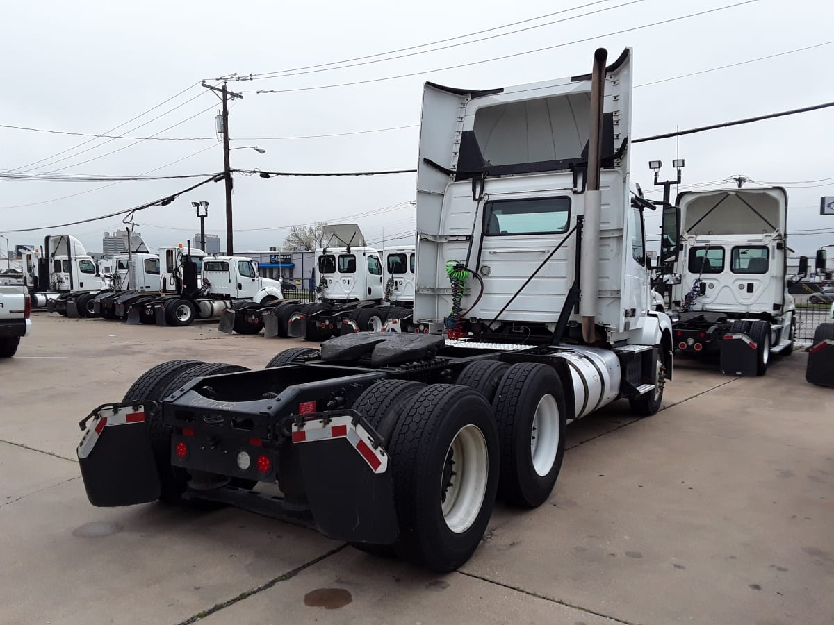 2017 Volvo VNL64TRACTOR 677922