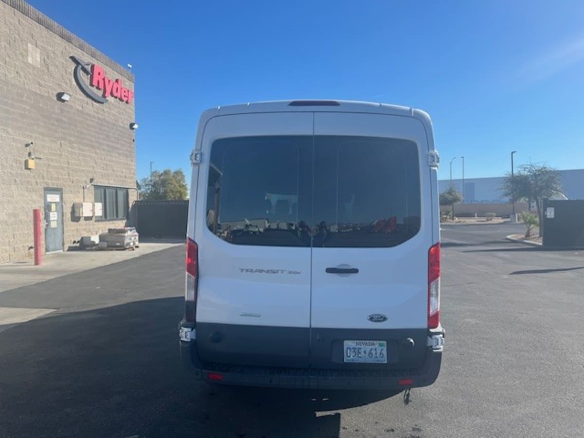 2016 Ford Motor Company TRANSIT 350 MED ROOF 677999