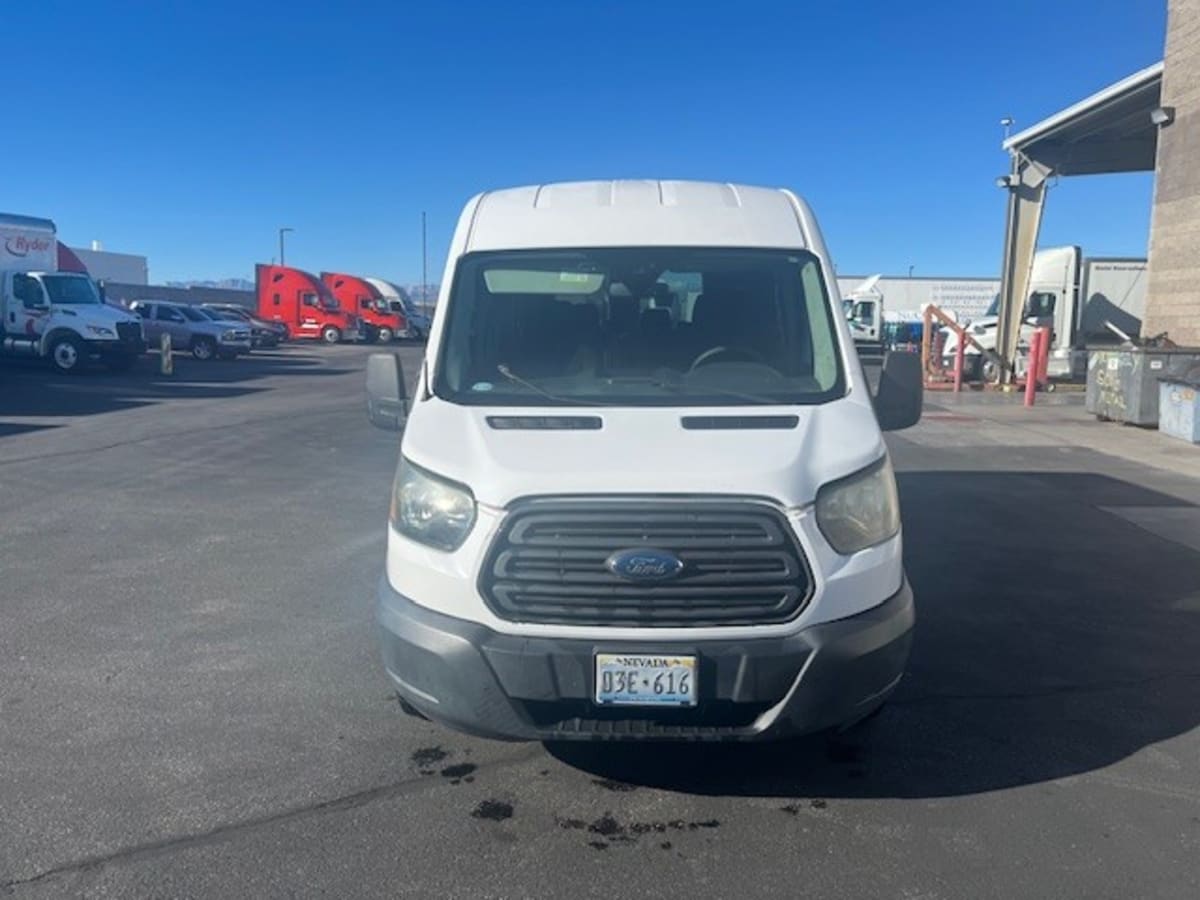 2016 Ford Motor Company TRANSIT 350 MED ROOF 677999