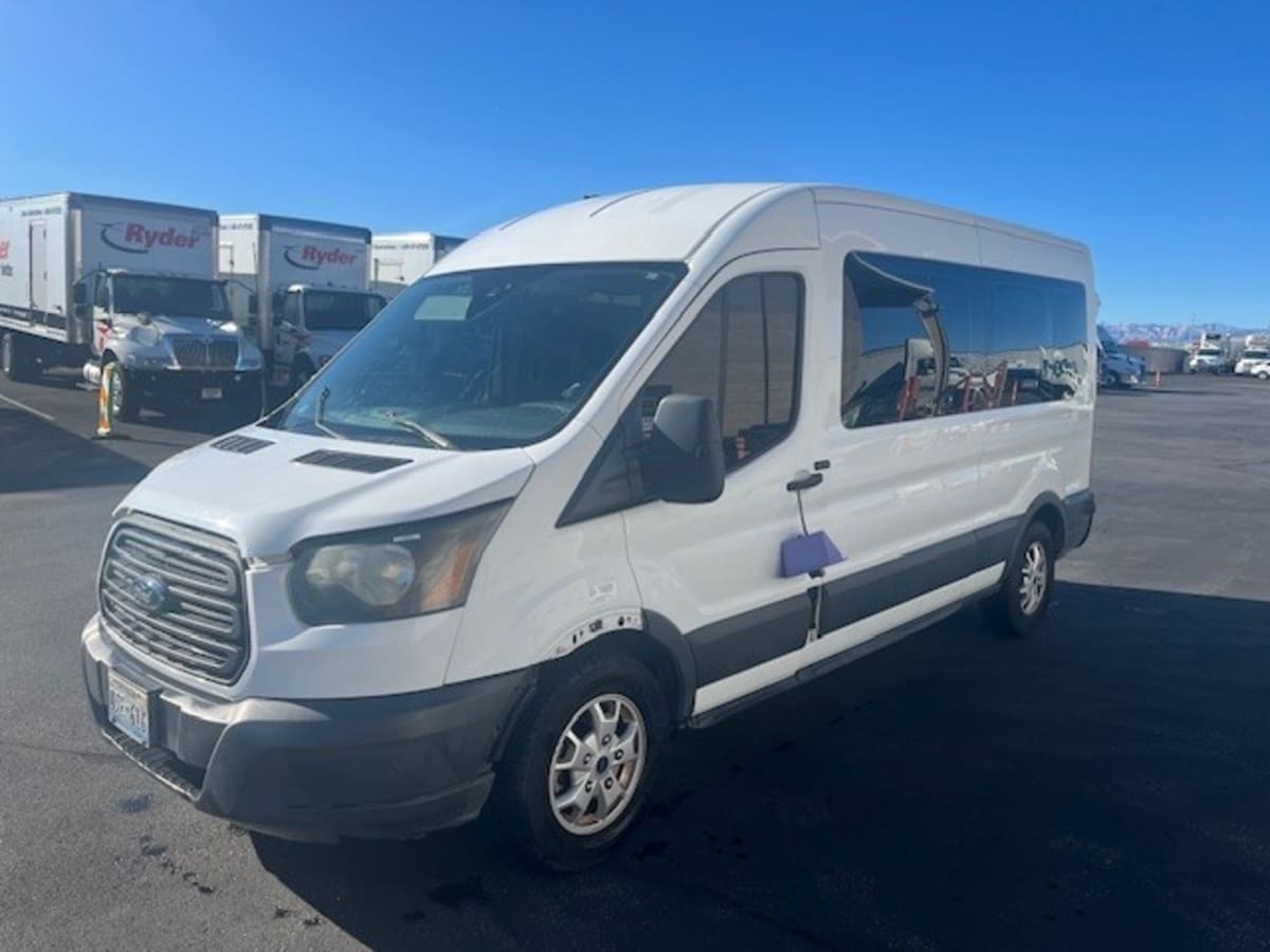 2016 Ford Motor Company TRANSIT 350 MED ROOF 677999