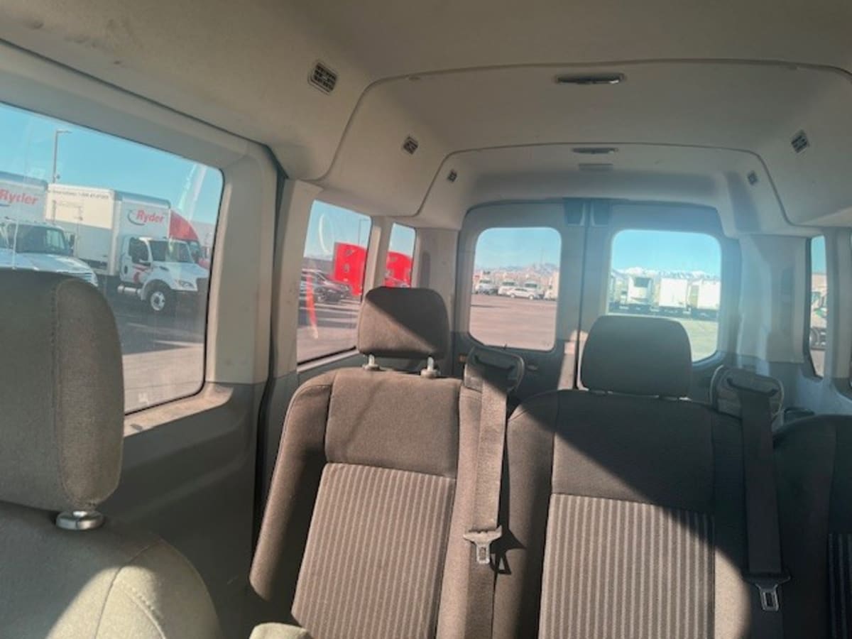 2016 Ford Motor Company TRANSIT 350 MED ROOF 677999