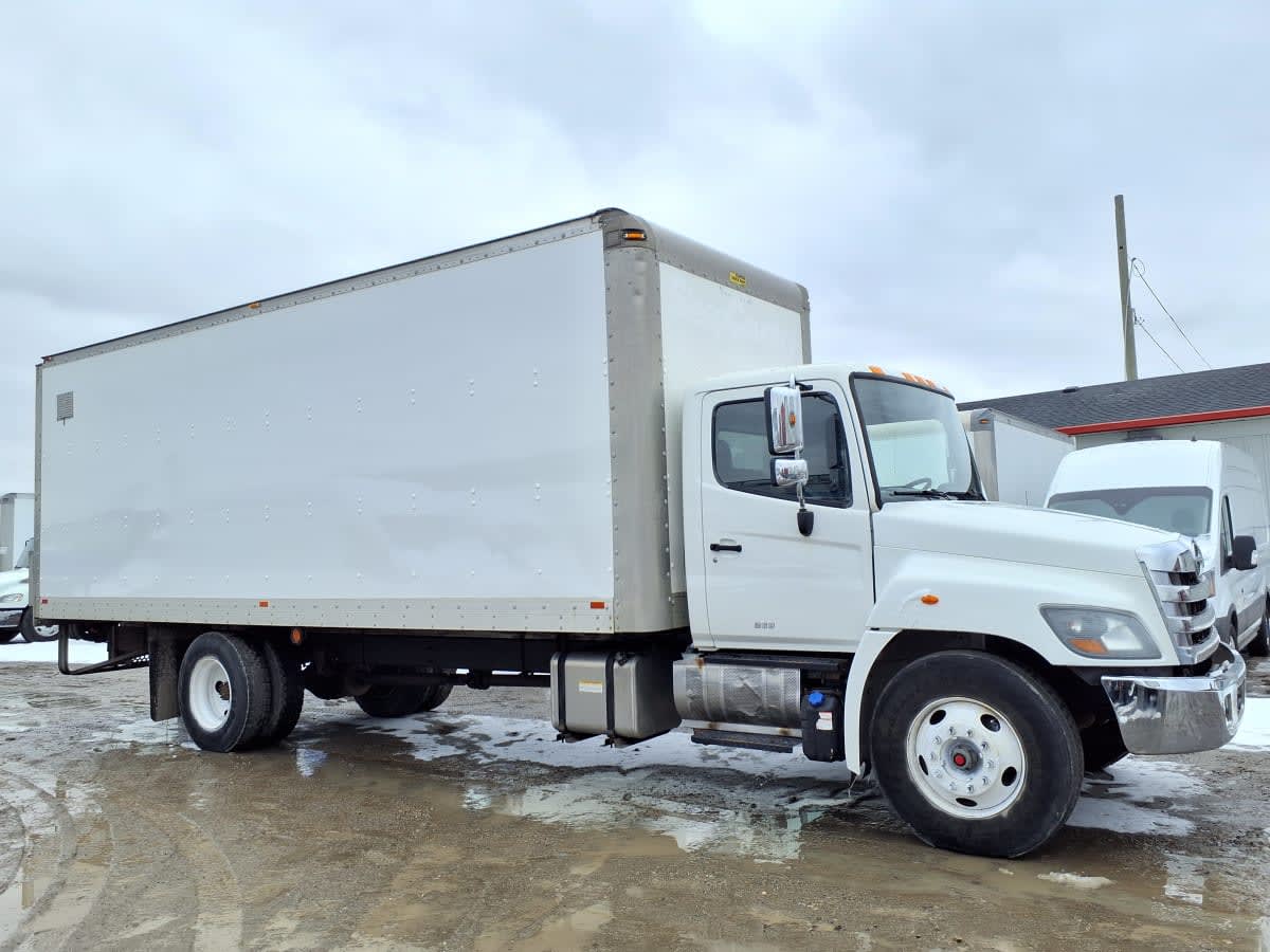 2017 Hino 268 678041