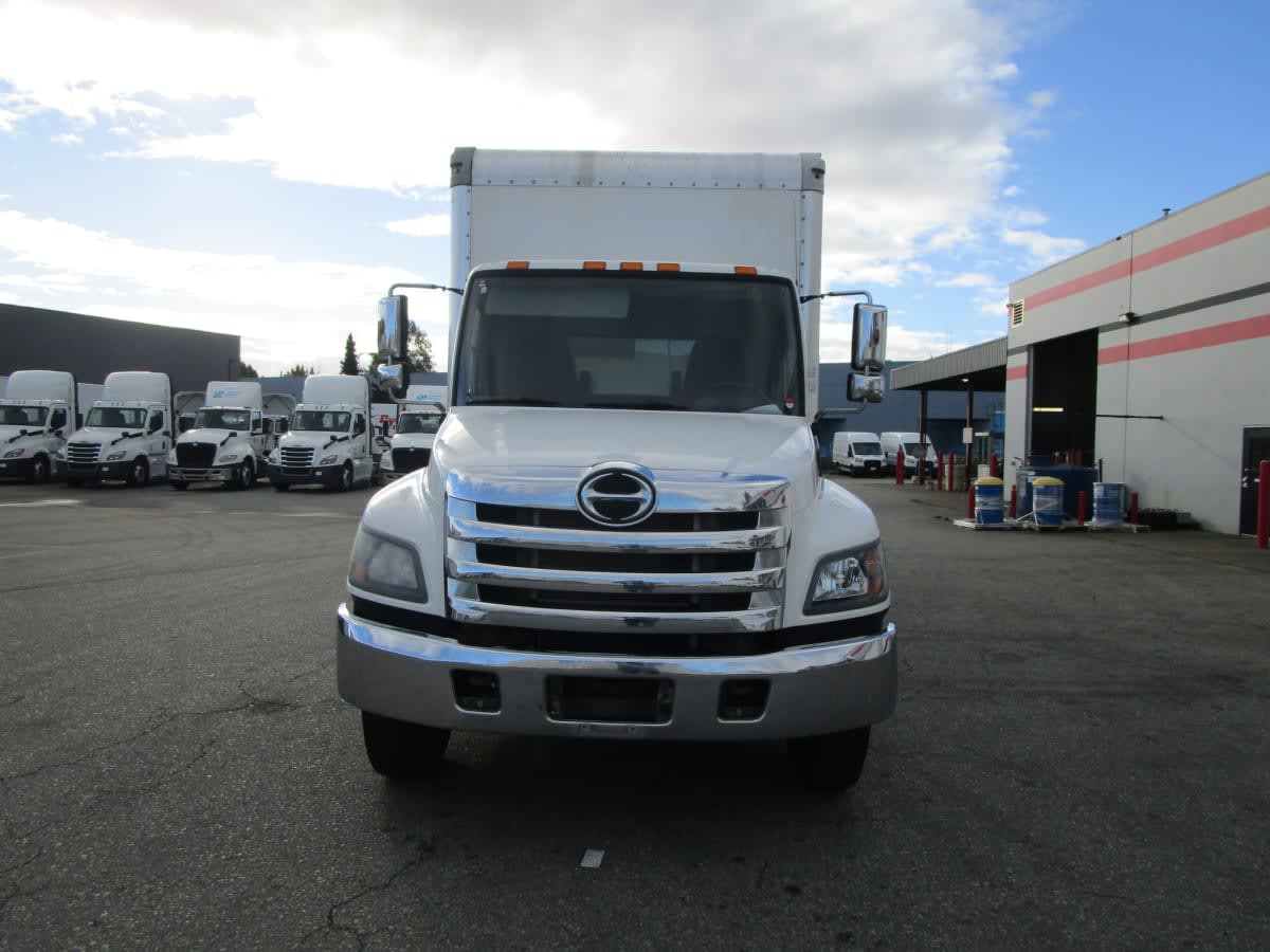 2017 Hino 338 678057
