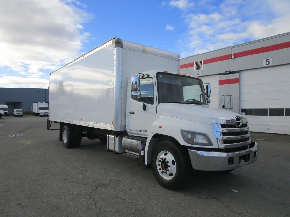 2017 Hino 338 678057