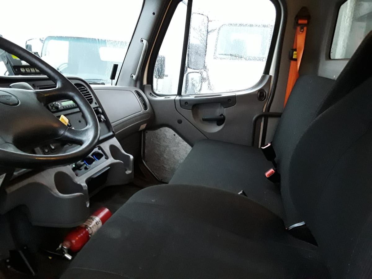 2017 Freightliner/Mercedes M2 106 678451