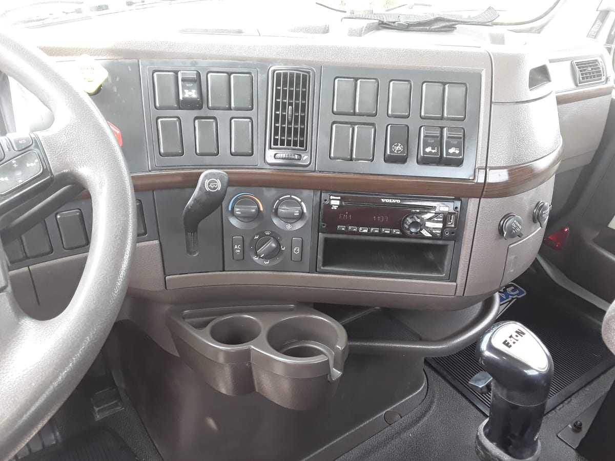 2017 Volvo VNL64TRACTOR 678464