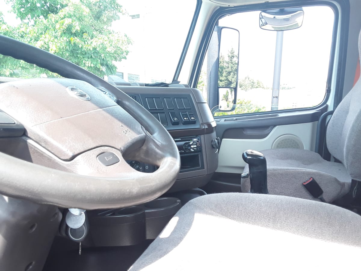 2017 Volvo VNL64TRACTOR 678464
