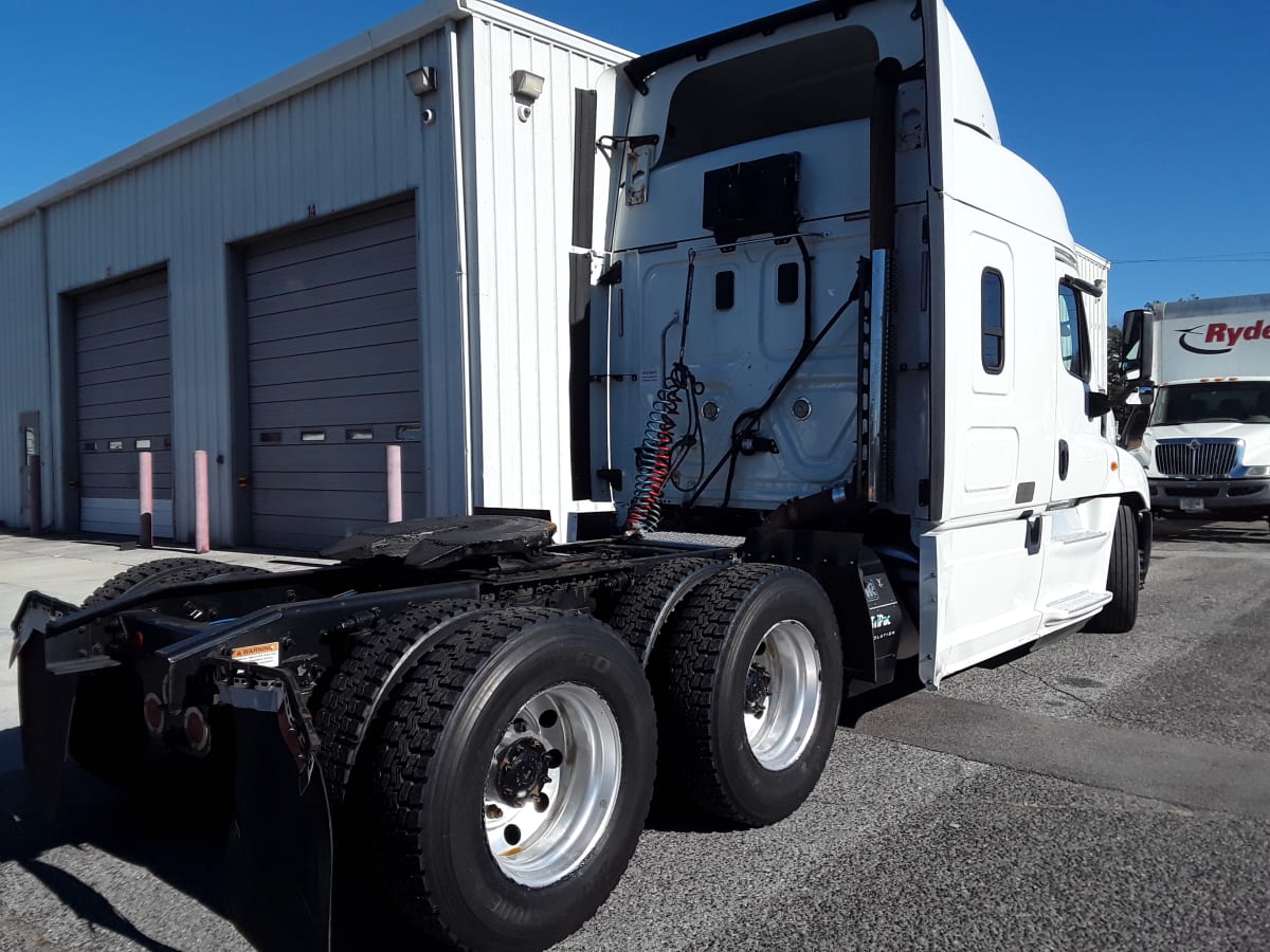 2017 Freightliner/Mercedes CASCADIA 125 678529