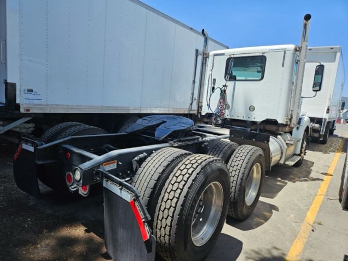 2017 Freightliner/Mercedes CORONADO 122 678555