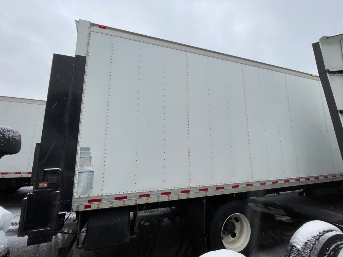 2017 Freightliner/Mercedes M2 106 678575