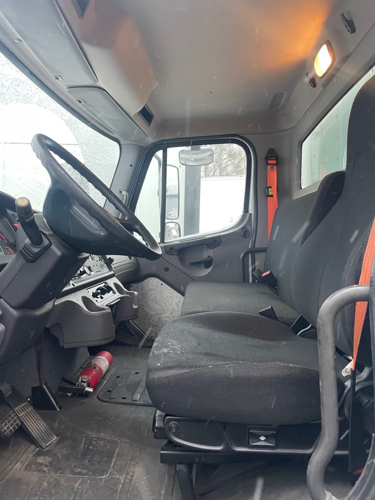 2017 Freightliner/Mercedes M2 106 678575