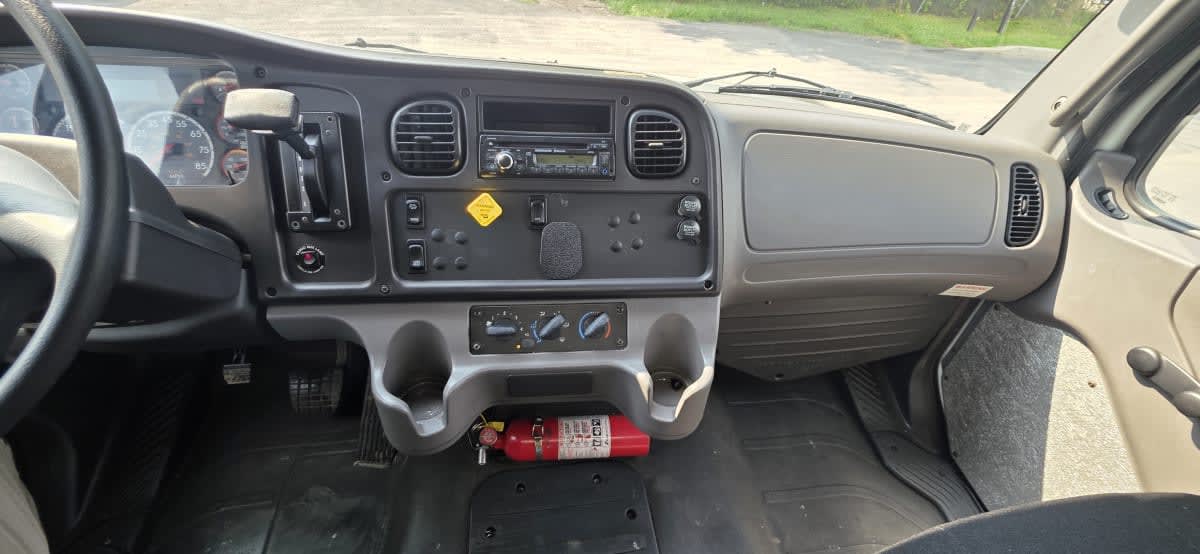 2017 Freightliner/Mercedes M2 106 678614