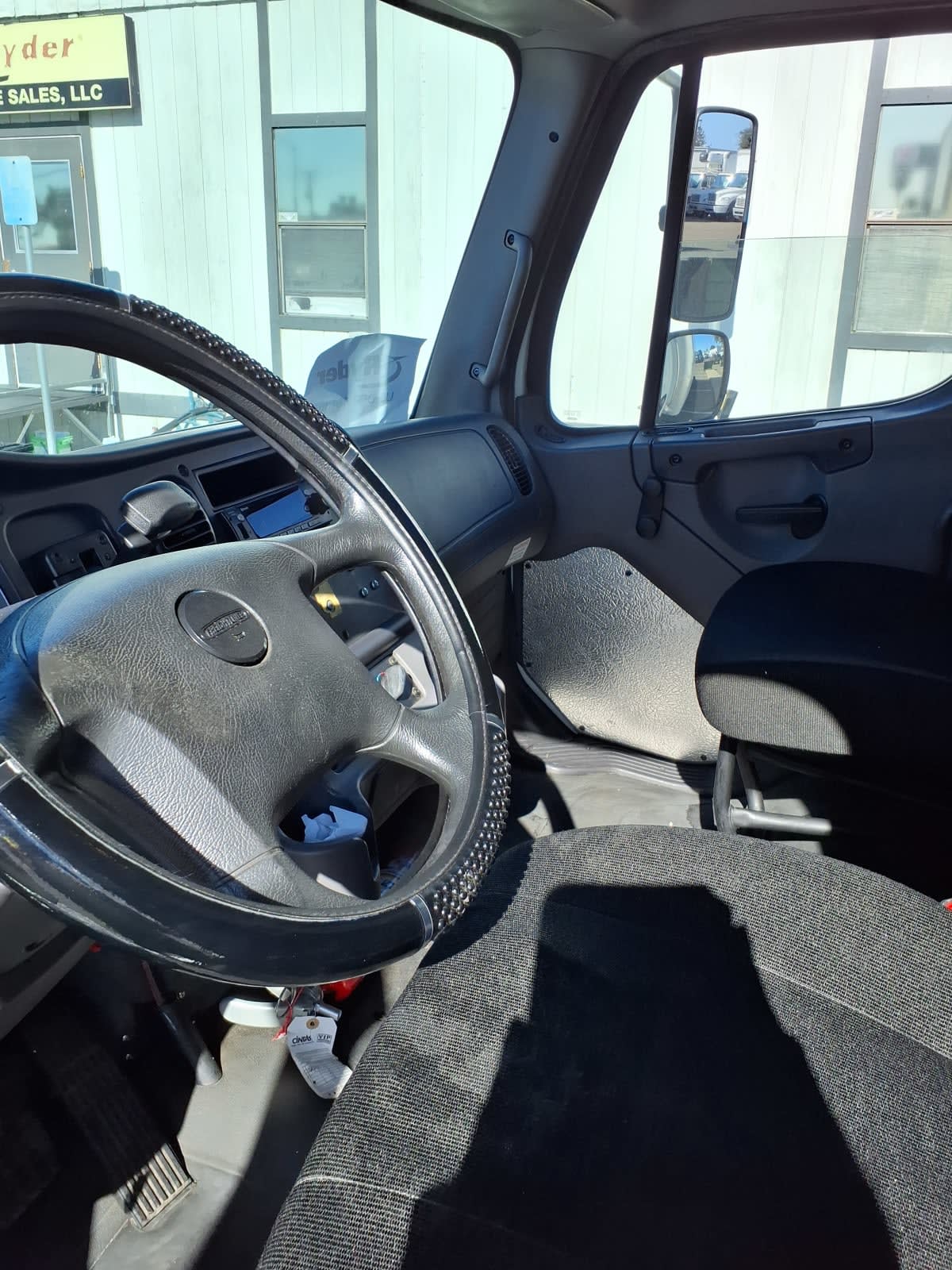 2017 Freightliner/Mercedes M2 106 678615