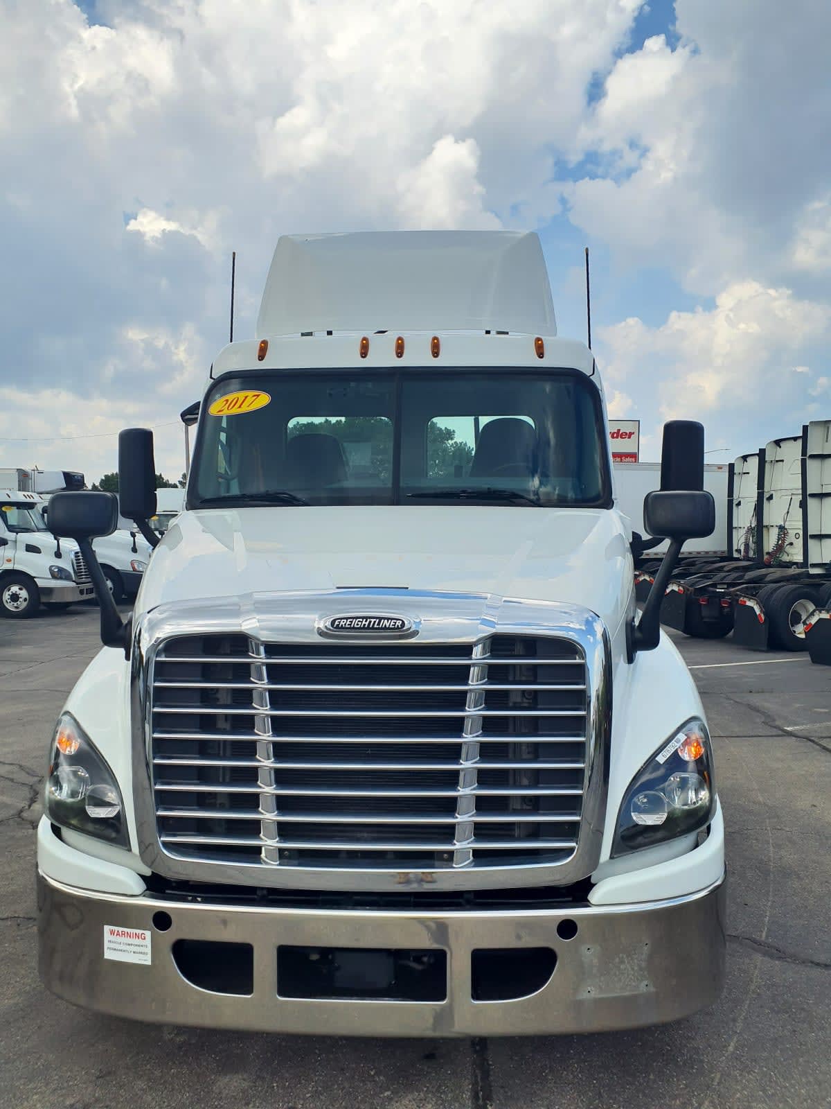 2017 Freightliner Cascadia in Oak Creek, WI — photo 2