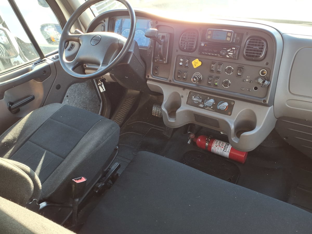 2017 Freightliner/Mercedes M2 106 678809
