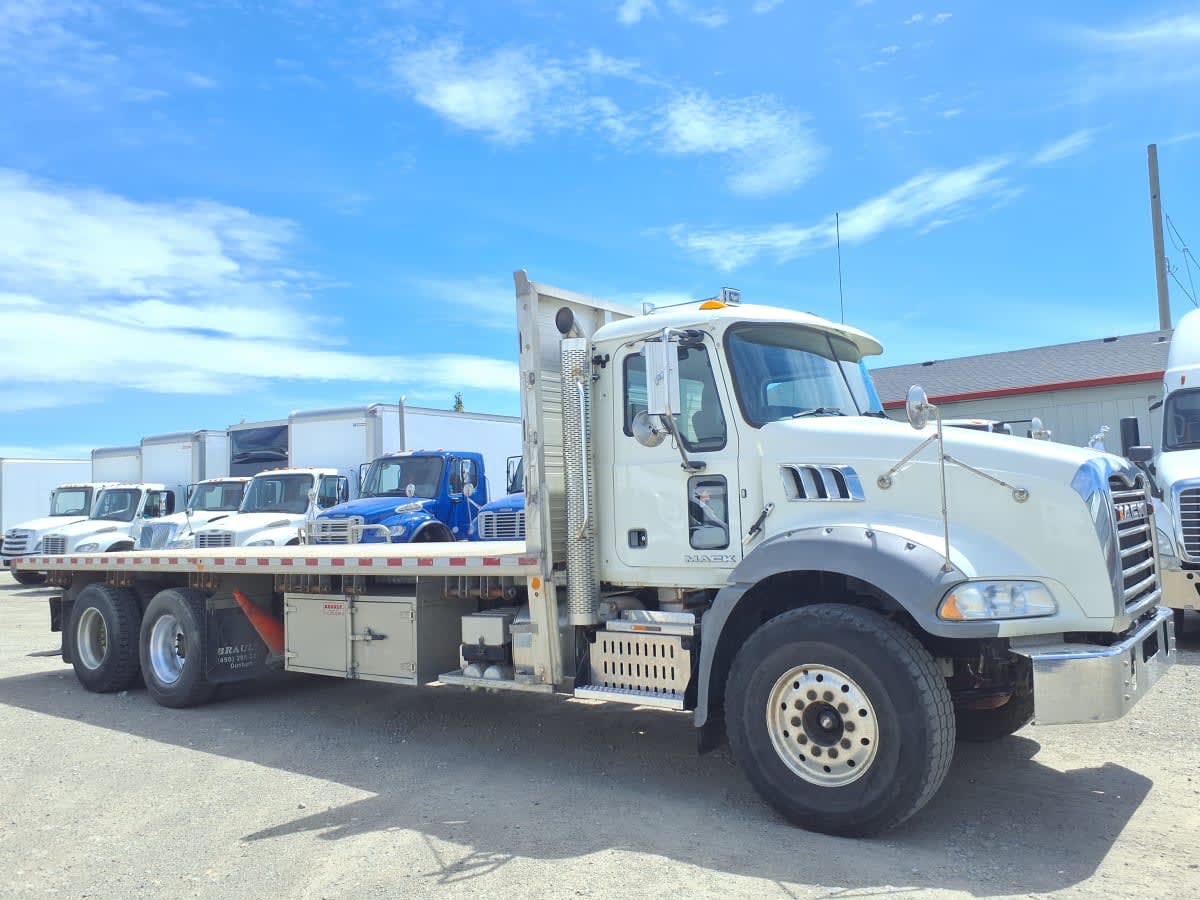 2017 Mack Trucks, Inc. GU 800 678847