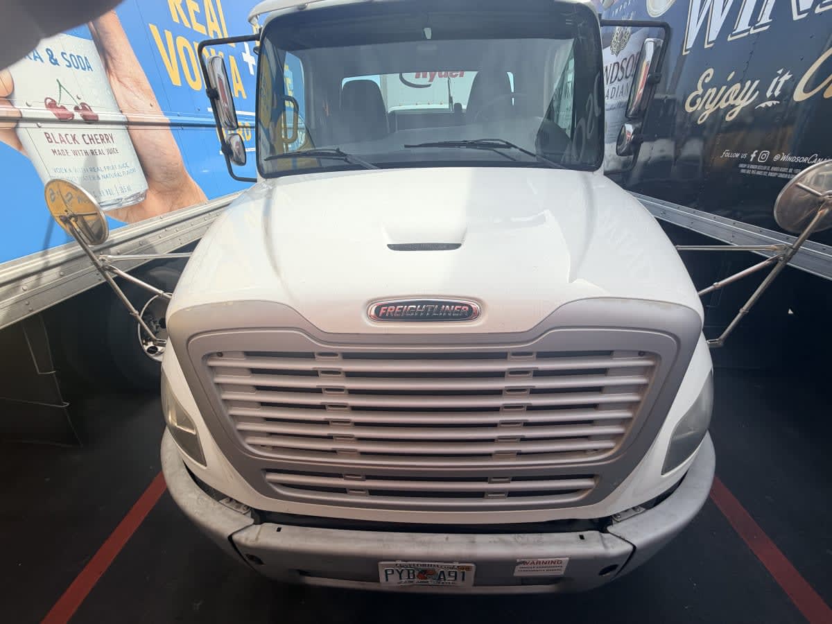 2017 Freightliner M2 112 - image 2