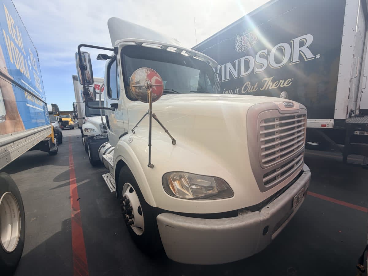 2017 Freightliner M2 112 - image 3