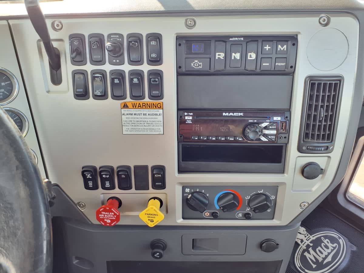 2017 Mack Trucks, Inc. GU814 (ST TRUCK) 678920