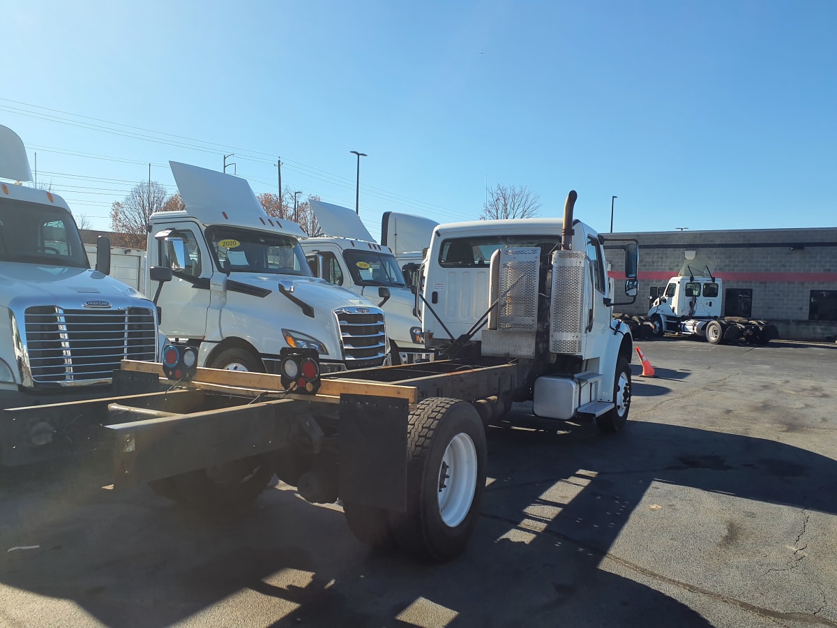 2017 Freightliner/Mercedes M2 106 679069