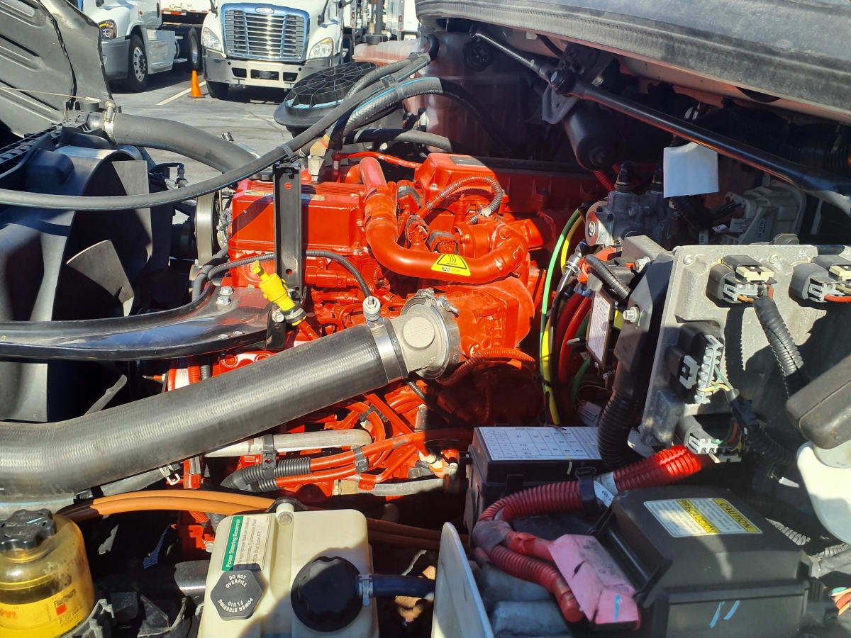 2017 Freightliner/Mercedes M2 106 679069