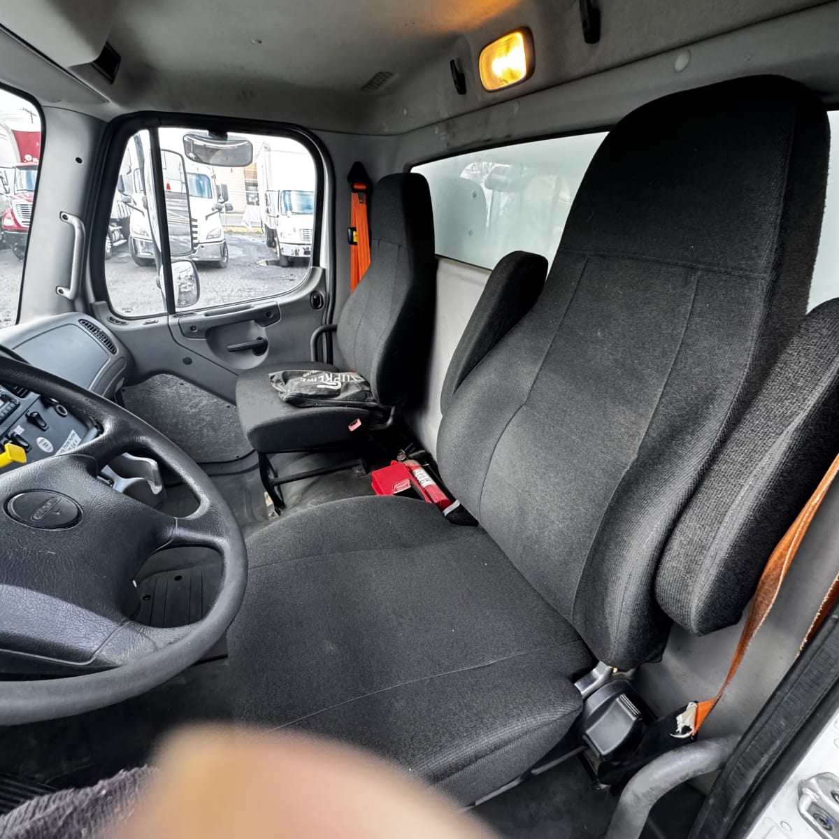 2017 Freightliner/Mercedes M2 106 679091