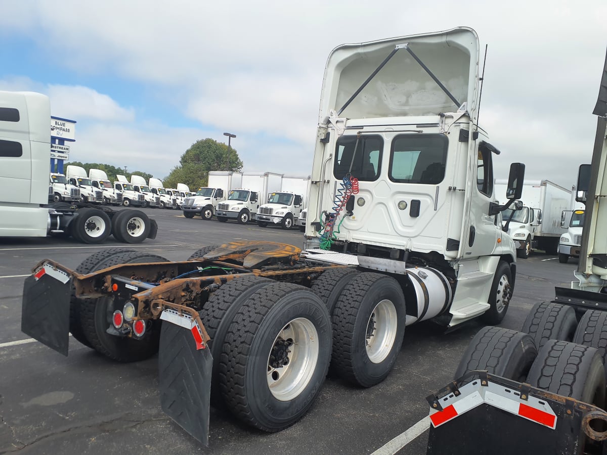 2017 Freightliner/Mercedes CASCADIA 125 679115