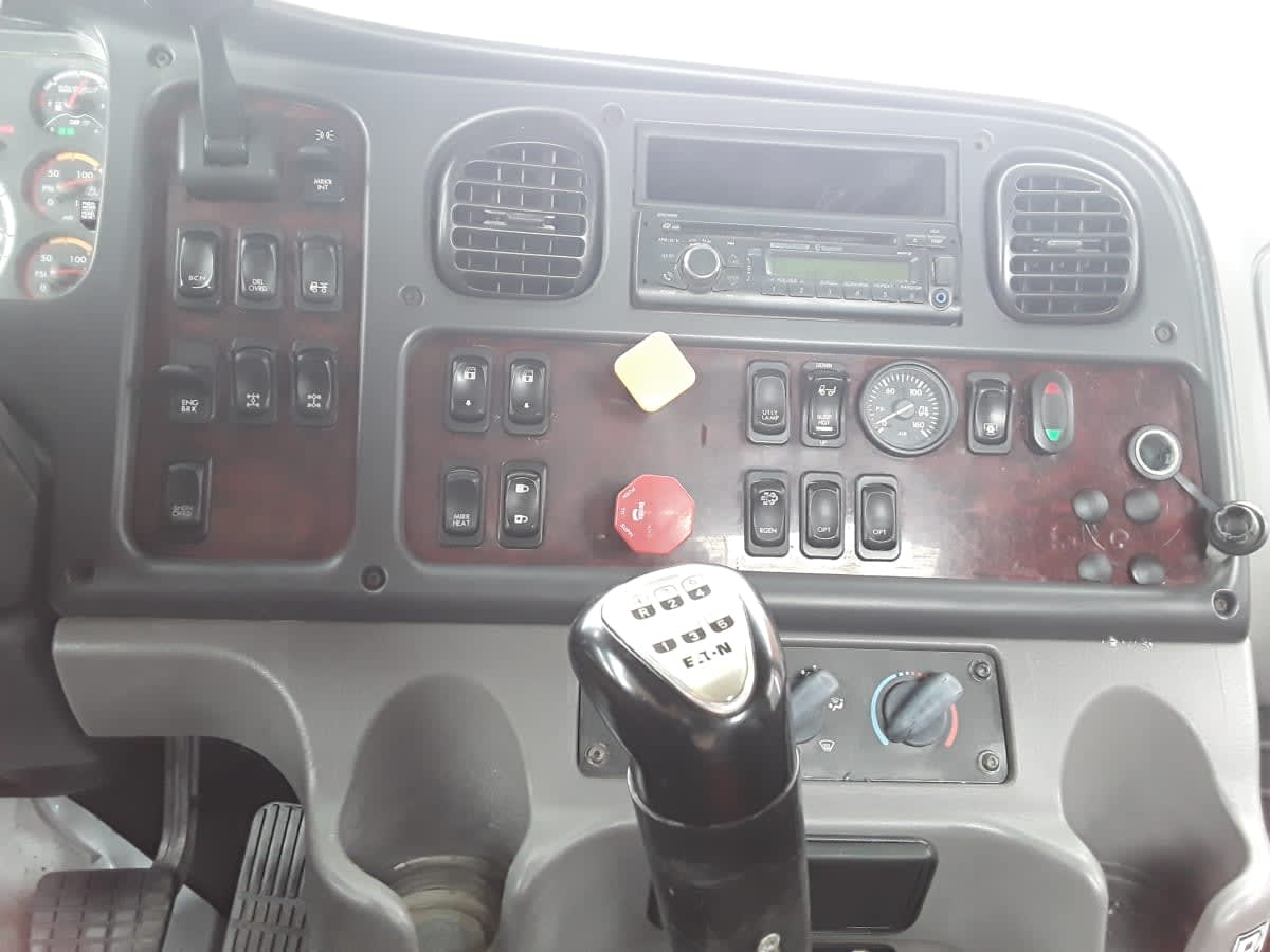 2017 Freightliner/Mercedes 114SD 679351
