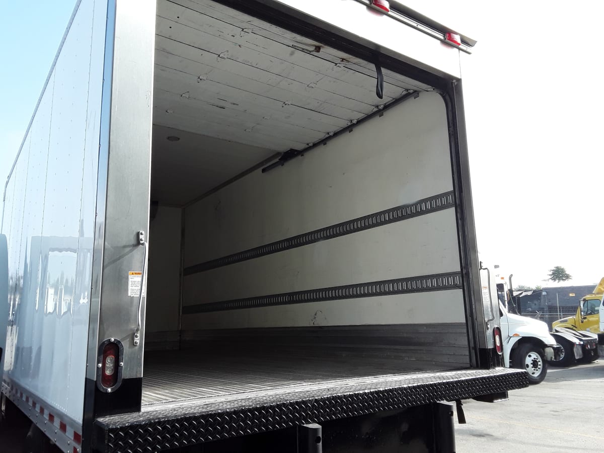 2017 Freightliner/Mercedes M2 106 679352